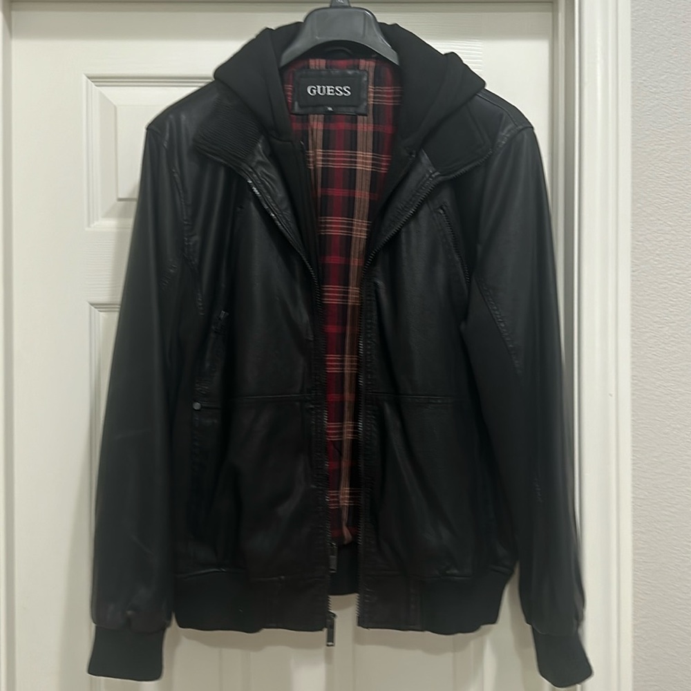 Men’s XL Guess jacket with hood.